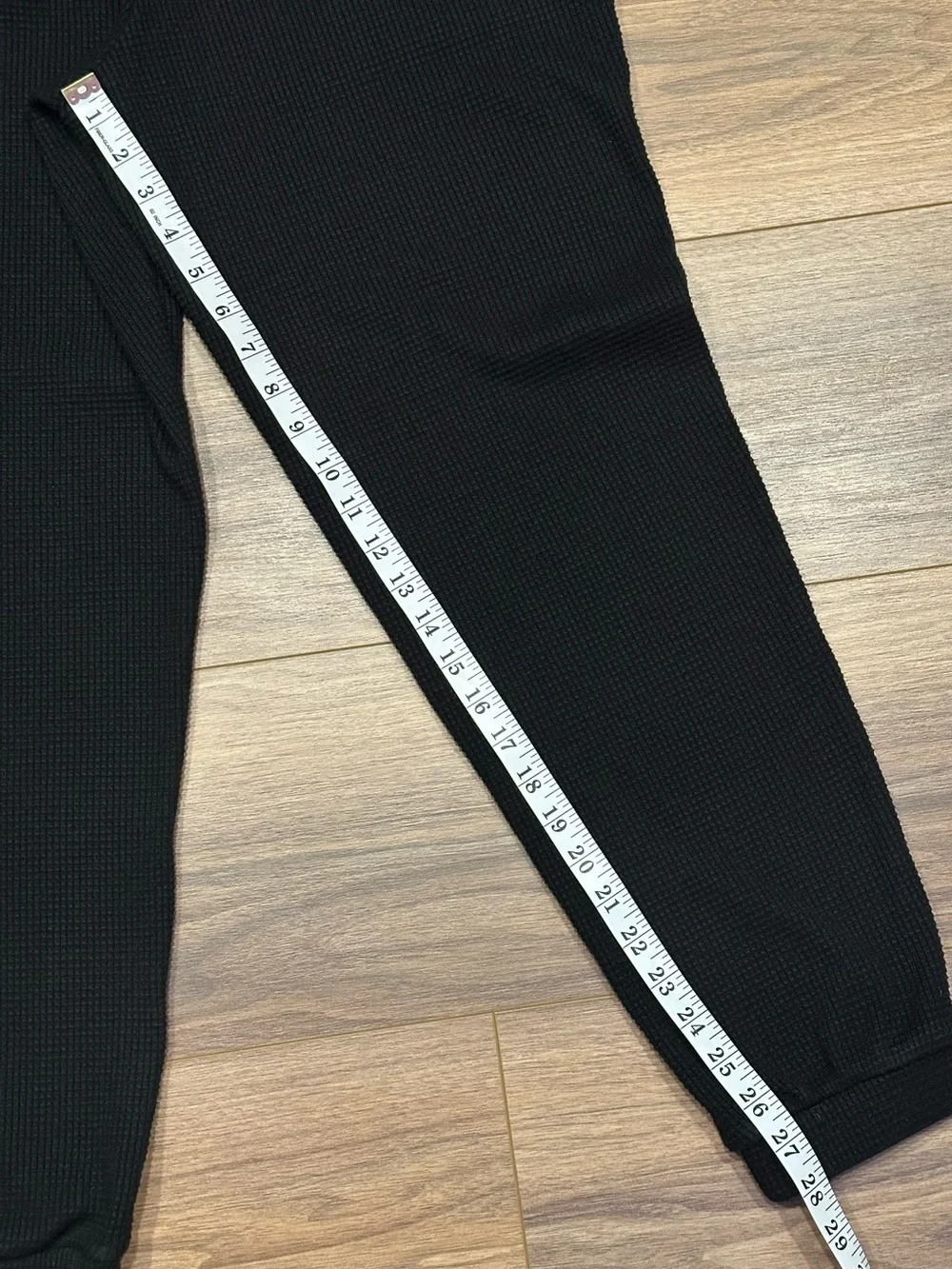 ALO Yoga Waffle Weekend Escape Jogger in Black Size Medium